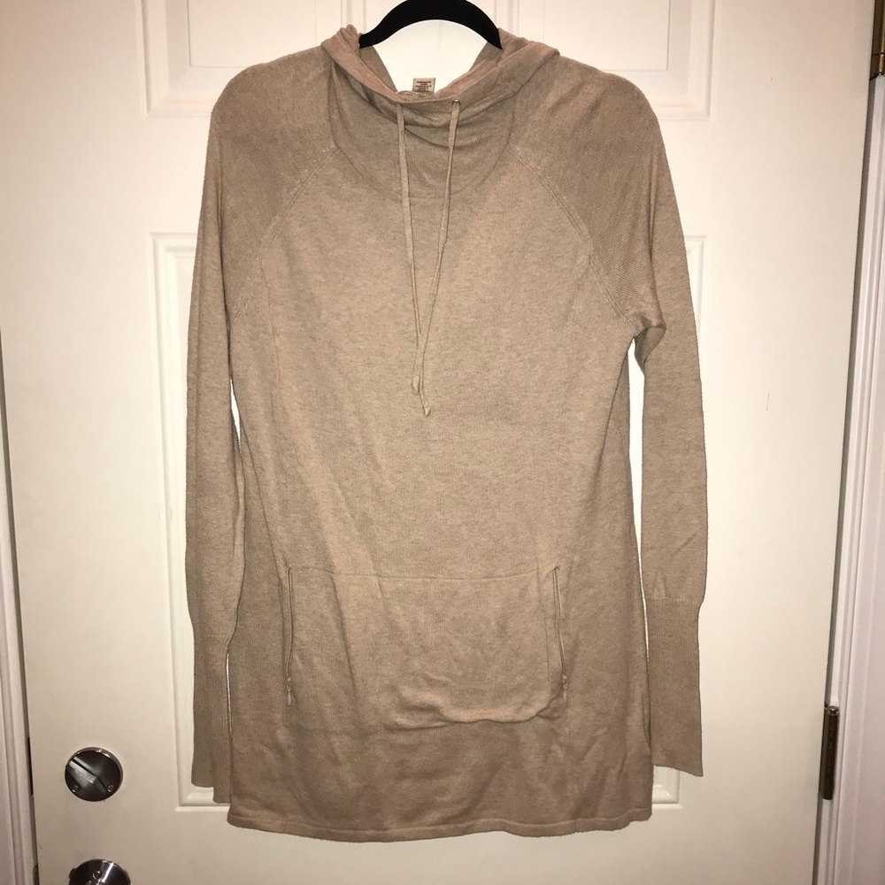 Light weight sweater